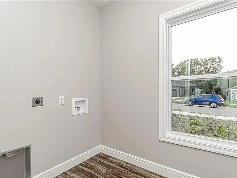 1642 Kenneth Dr — Photo 20