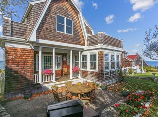 48 Holbrook Ave, Hull, MA 02045