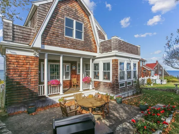 48 Holbrook Ave, Hull, MA 02045