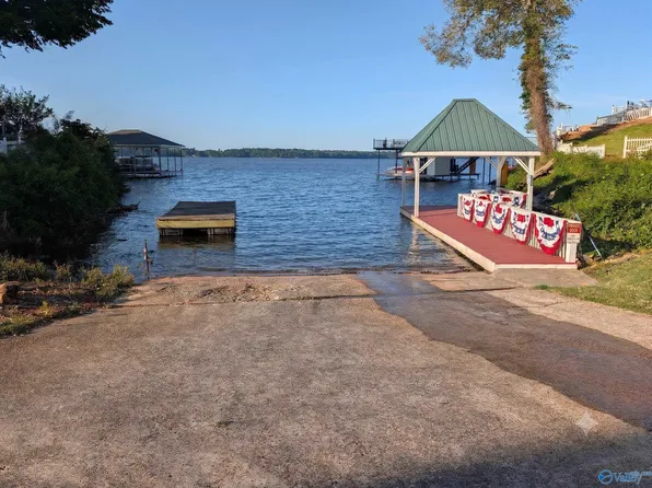 5863 Bay Hill Village Way, Athens, AL 35611