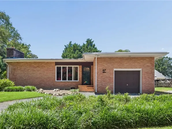 27 Hertzler Rd, Newport News, VA 23602