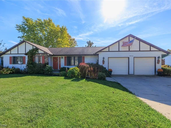 5412 Pin Oak Cir, Sheffield Village, OH 44054