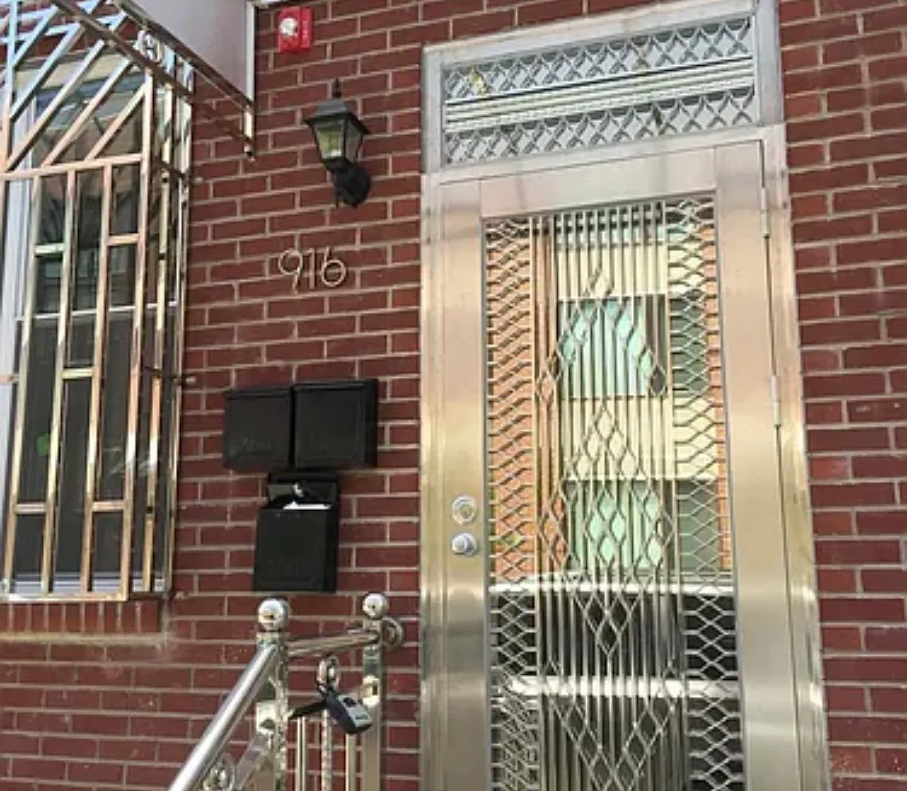 3 bed, $2,000 — Photo 2