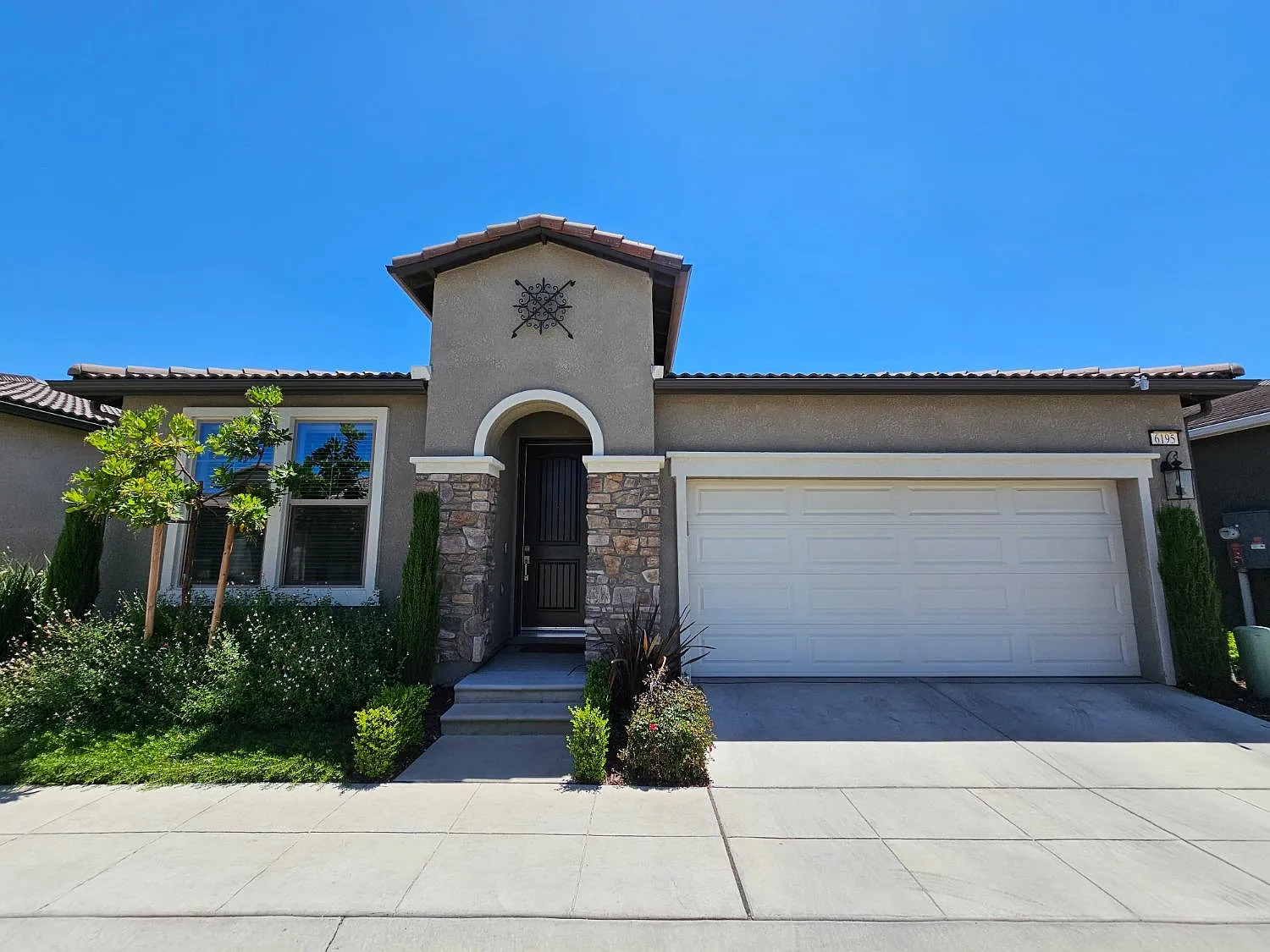 6195 E Zoie Dr photo 1