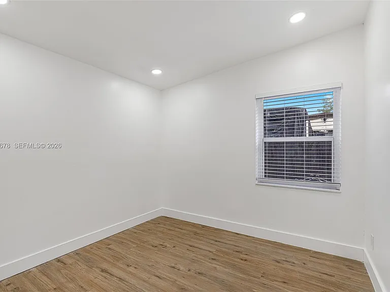 2290 Rutland St — Photo 15
