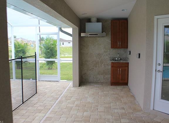 3rd image of 4341 SW 10th Ave