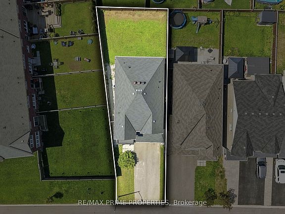 3rd image of 1469 Farrow Cres
