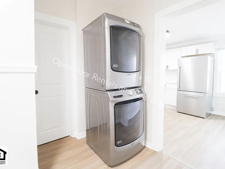 2323 Fox Ave — Photo 6