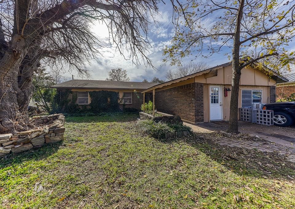 1st image of 2804 Sharon Dr
