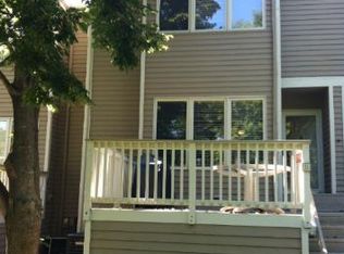 1565 W Wayzata Blvd APT B, Long Lake, MN 55356