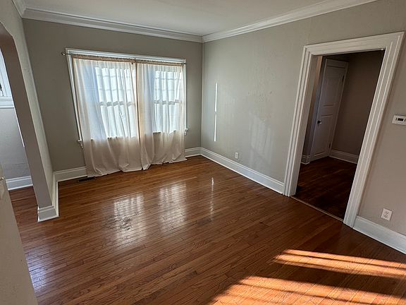 5th image of 3015 Wayne Ave