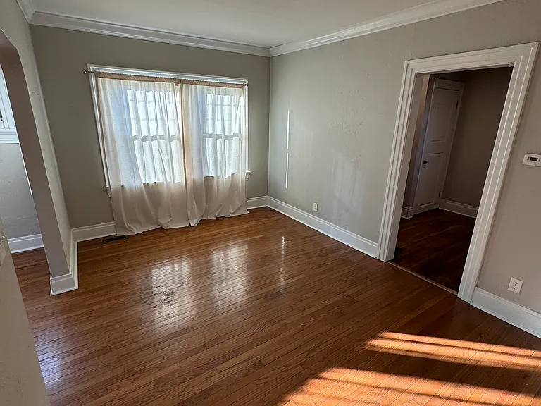 3015 Wayne Ave — Photo 5