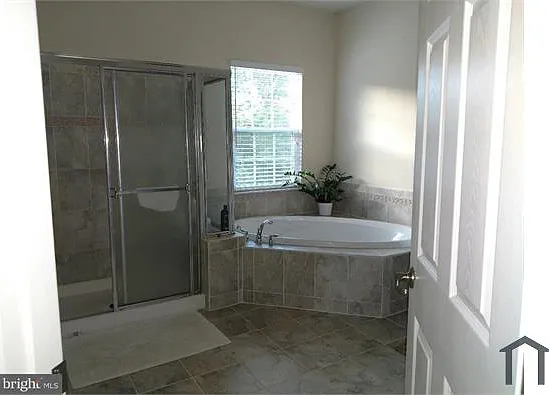 4255 Talmadge Cir — Photo 1