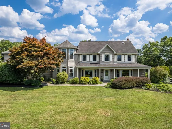 22031 Foxlair Rd, Gaithersburg, MD 20882