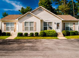 330 Seminole Cir, Mount Hope, WV 25880