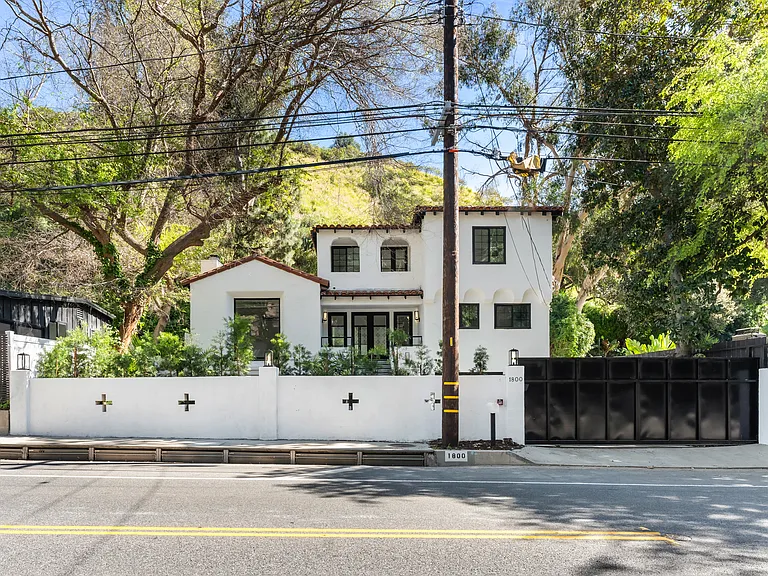 1800 Benedict Canyon Dr — Photo 27