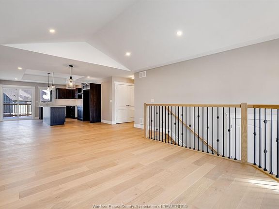 4th image of 47 Bloomington Way