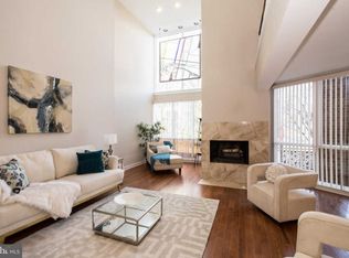 118 Spruce St, Philadelphia, PA 19106