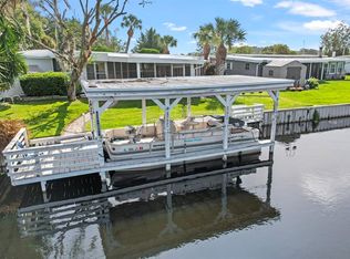 1105 Southland Dr, Tavares, FL 32778