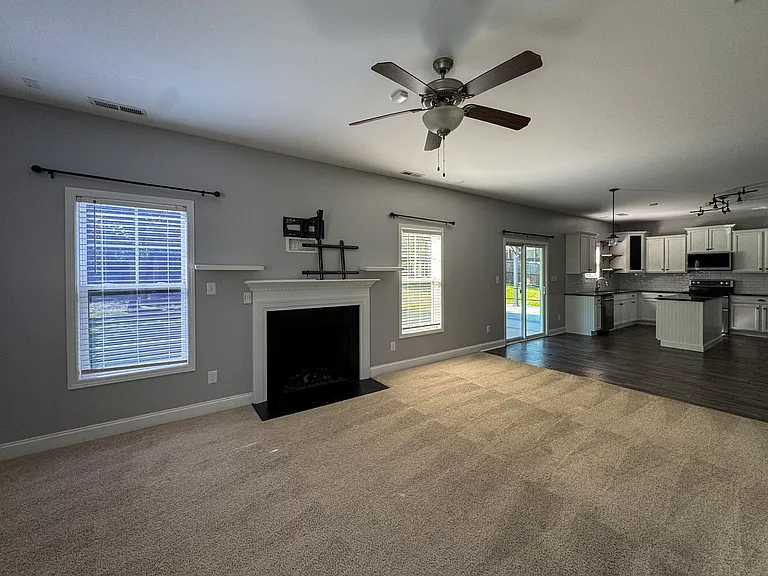 172 Huzzas Cir — Photo 11