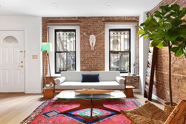 Sold by Compass | media 1