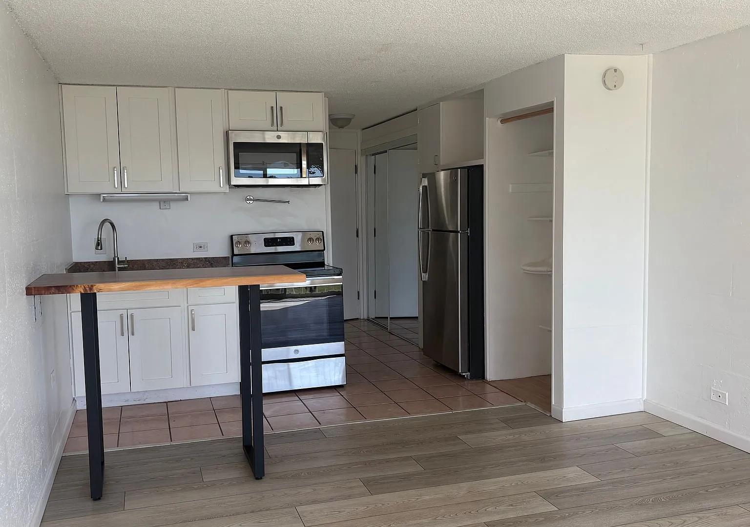 Makaha Surfside Studio — Photo 2