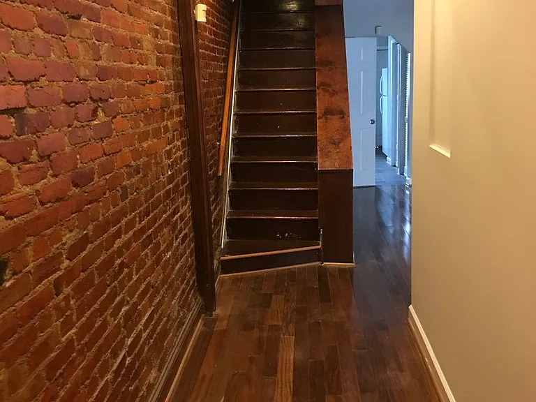 1203 I St NE — Photo 2
