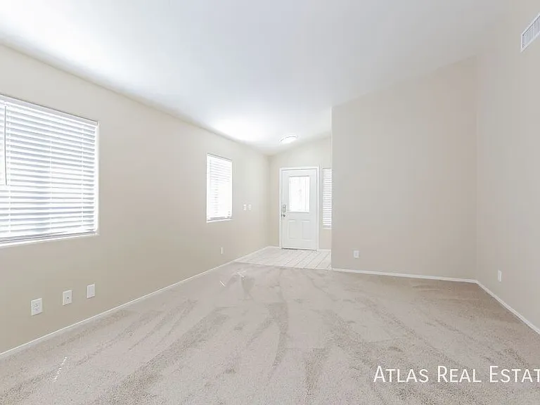 6398 Cedar Breaks Ave — Photo 2