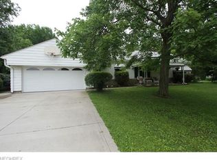 2891 Emerald Lake Blvd, Wickliffe, OH 44092