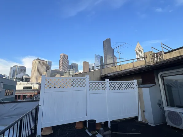 213 1st Ave S APT P4, Seattle, WA 98104