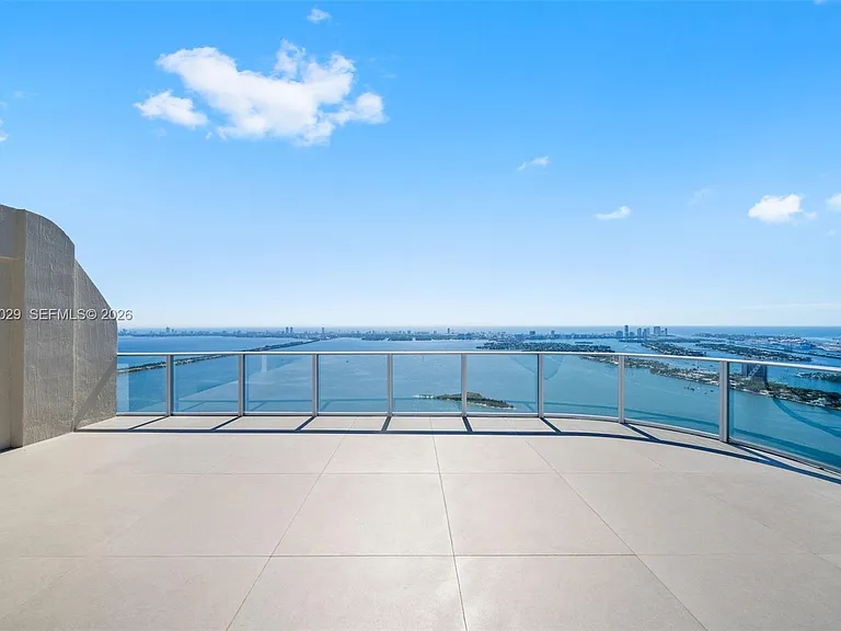 700 NE 24th St #Penthouse 6005 — Photo 2
