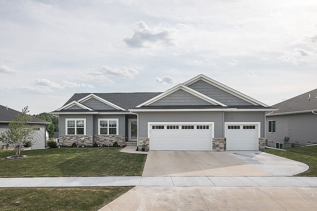 308 Ridge View Dr, West Branch, IA 52358 | Zillow