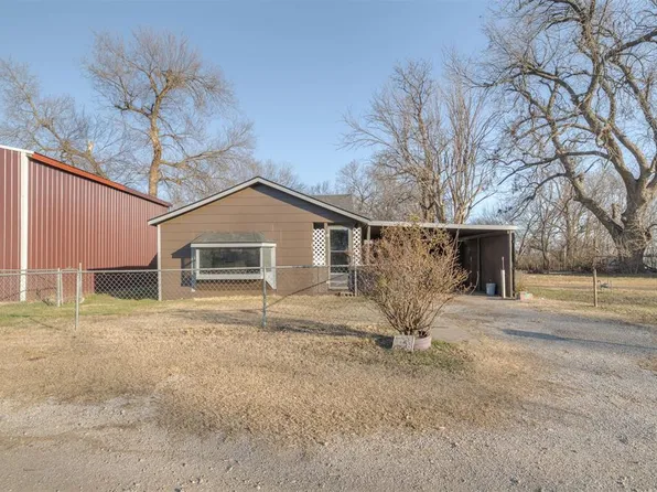 208 Monroe St, Pauls Valley, OK 73075