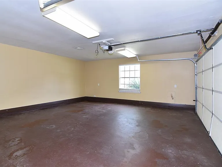 8507 Grove Park Dr — Photo 27