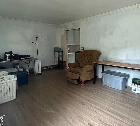 4th image of 895 Neville Street