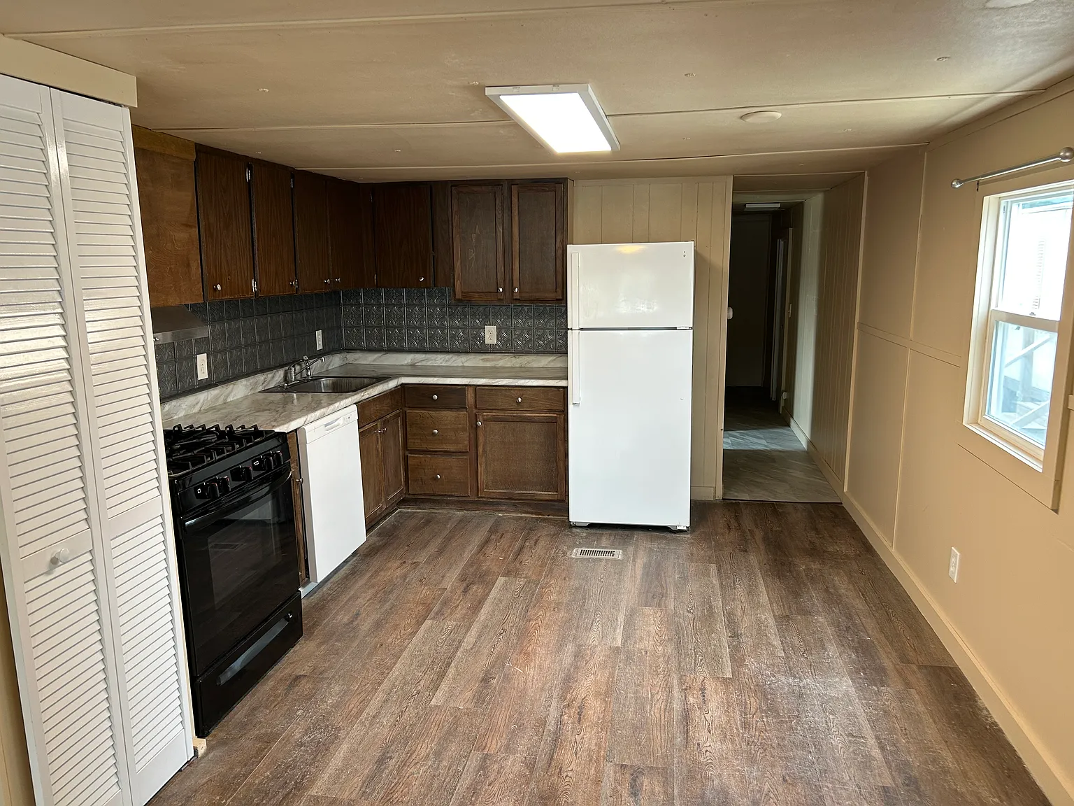 2 bed, 900 sqft, $925 — Photo 3