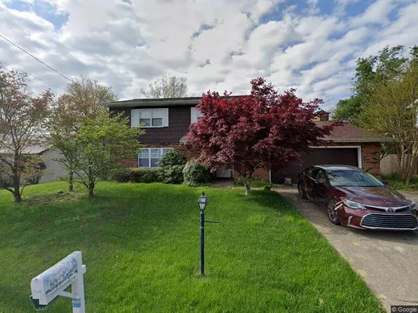 5257 Glow Dr, Cross Lanes, WV 25313