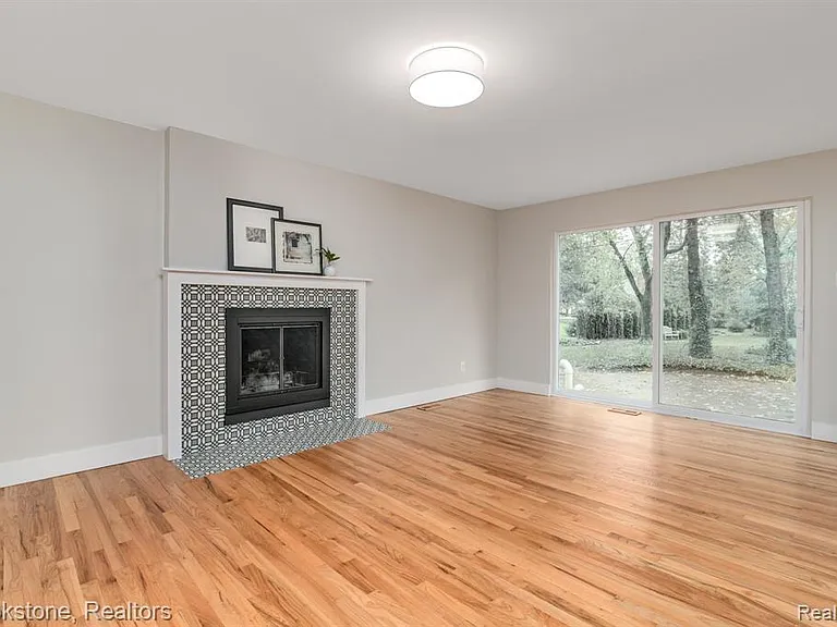 165 Woodedge Dr — Photo 26