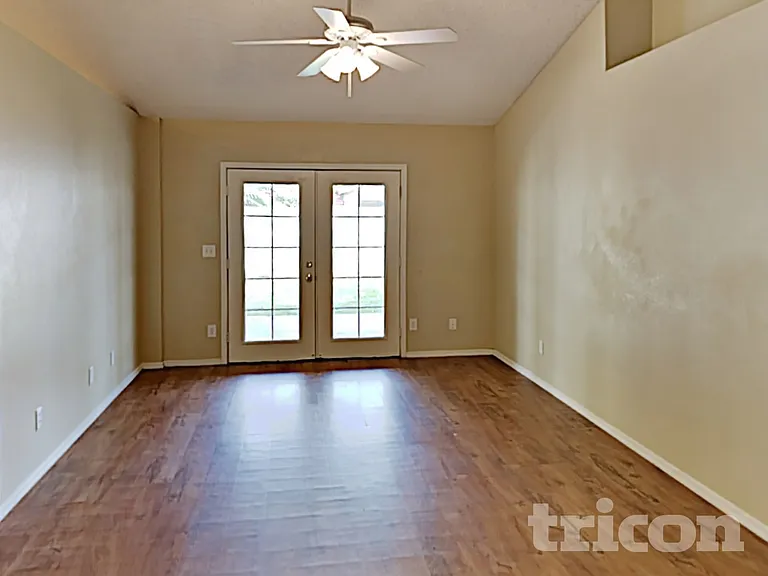 102 W Ivyglen St — Photo 18