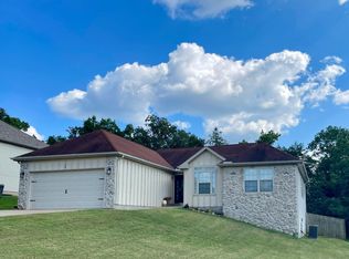 74 Shiloh St, Branson, MO 65616