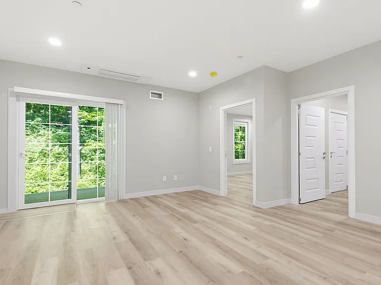 Taj Estates of Franklin II — Photo 121