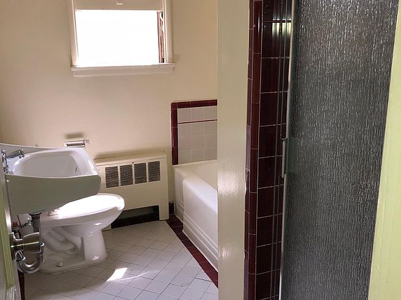 5th image of 200 S Sycamore Ave APT 20