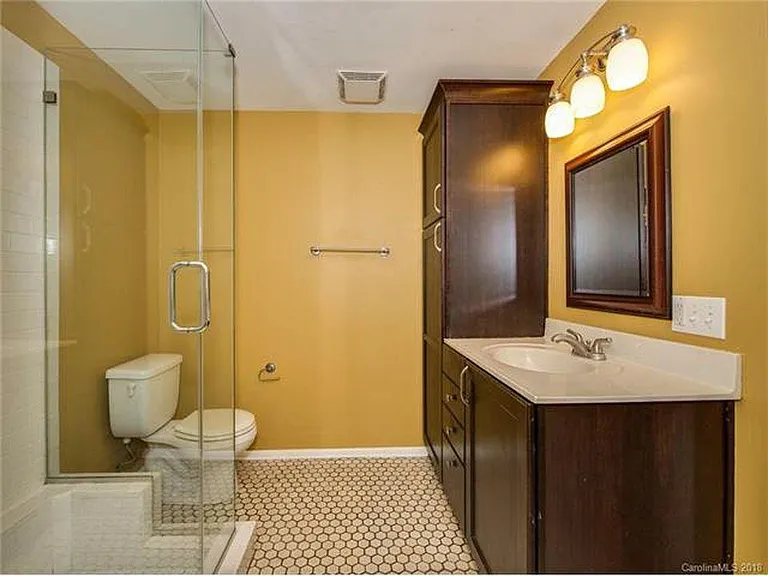 1231 Scaleybark Rd #F — Photo 12