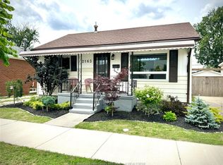 2163 Wellesley Ave, Windsor, ON N8W 2E8