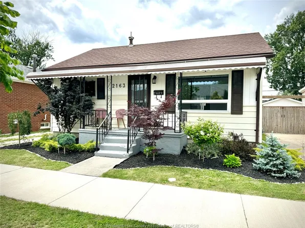 2163 Wellesley Ave, Windsor, ON N8W 2E8