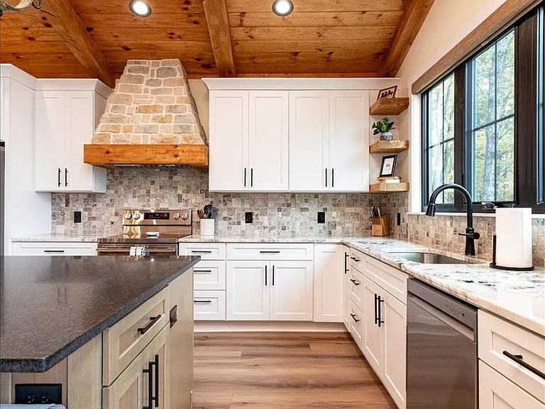 458 Palisade Dr — Photo 35
