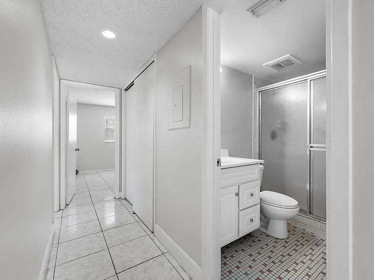 1767 Leo Ln S — Photo 28