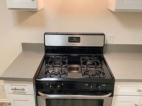 4th image of 4223 E 10th St #4