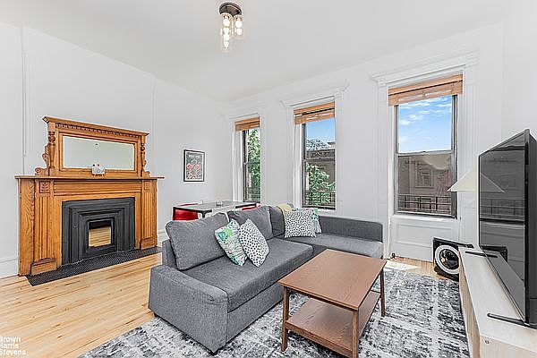 1st image of 113 W 131st St #3