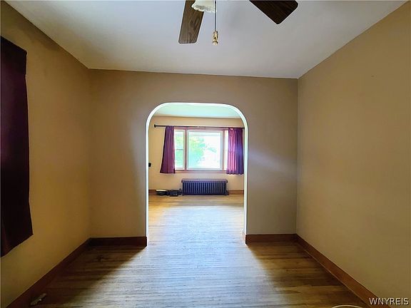 4th image of 425 Schiller St